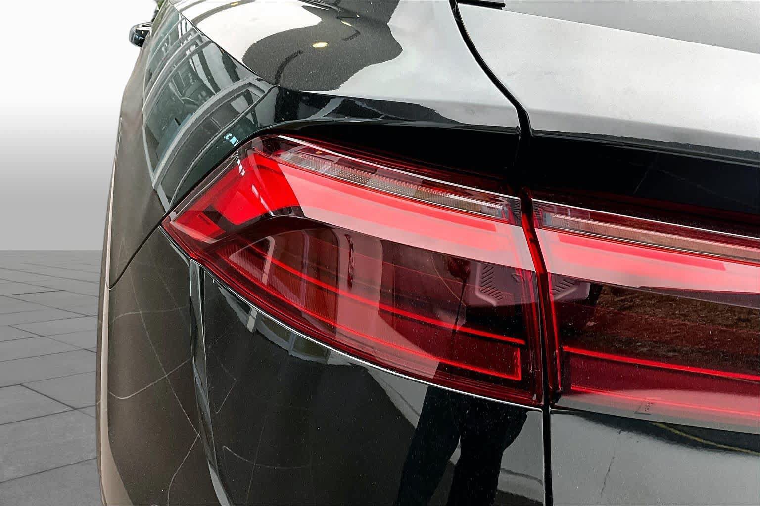 Certified 2025 Audi Q8 Premium Plus AWD/4WD image 27