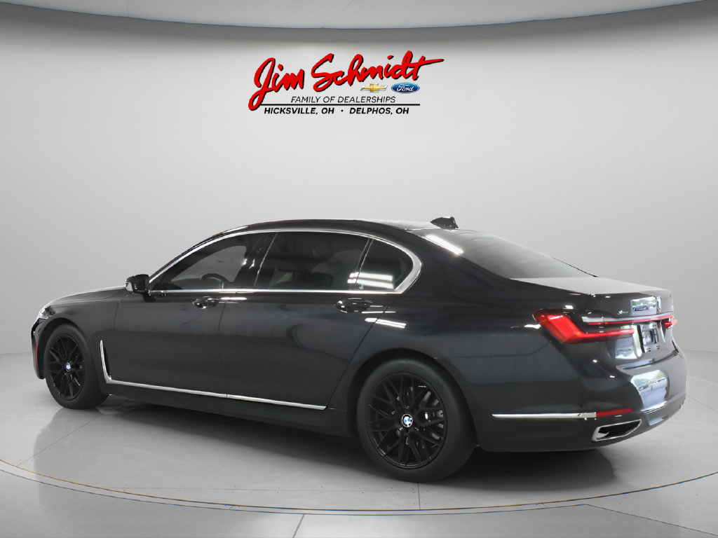 Used 2020 BMW 740i xDrive w/ Premium Package AWD/4WD image 4