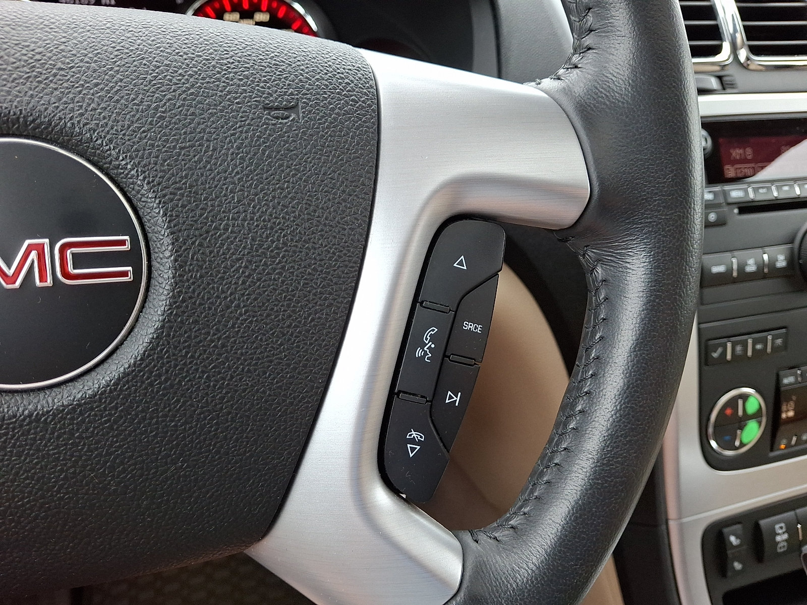Used 2012 GMC Acadia SLT AWD/4WD image 21