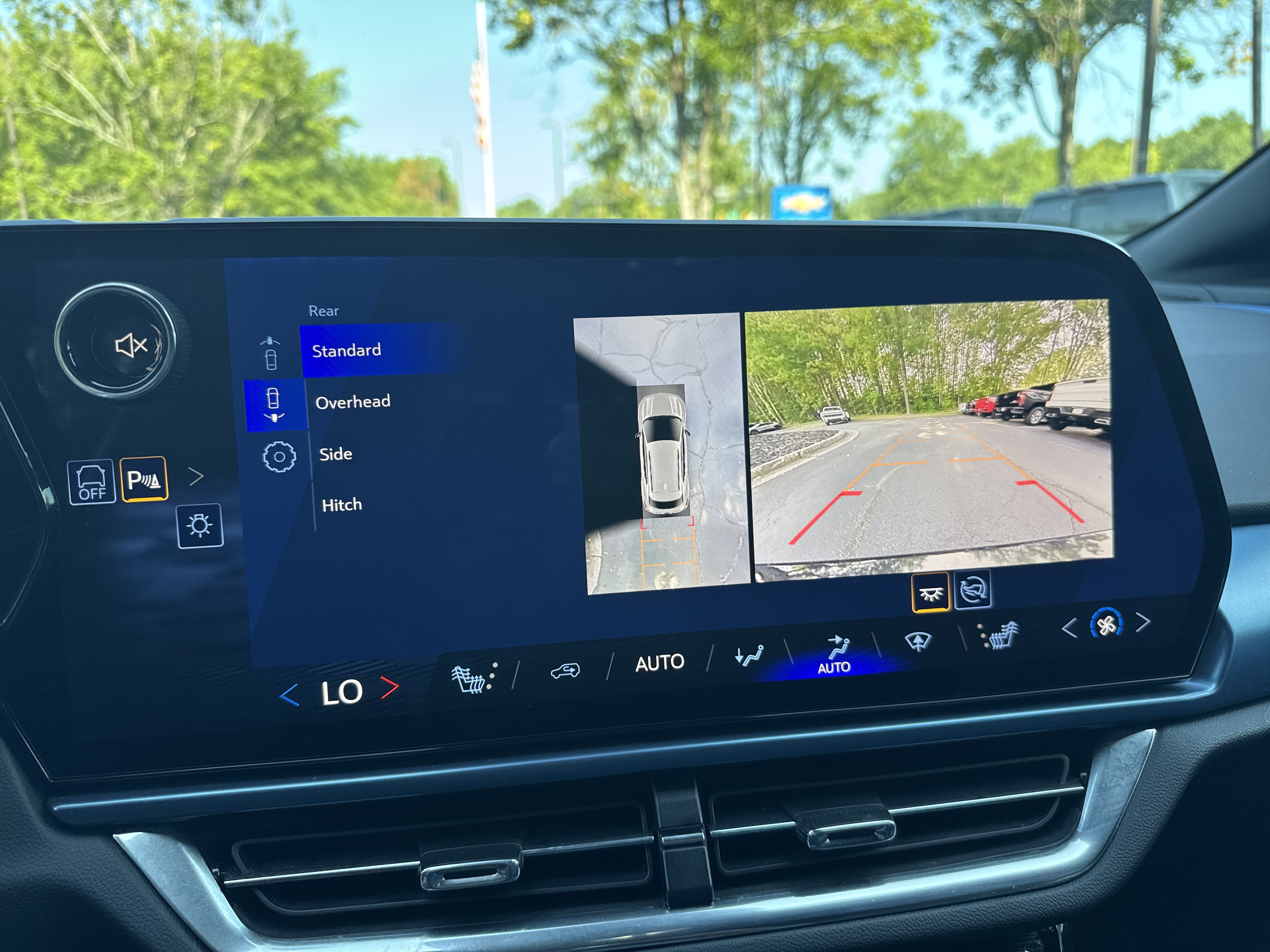 Certified 2024 Chevrolet Equinox EV LT FWD image 30
