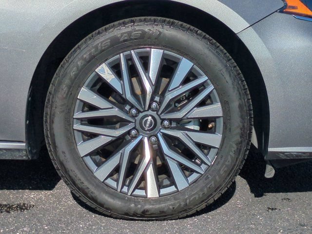 Certified 2024 Nissan Altima 2.5 SV FWD image 12