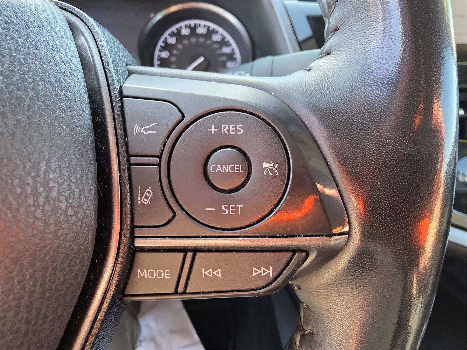 Used 2022 Toyota Camry SE image 21