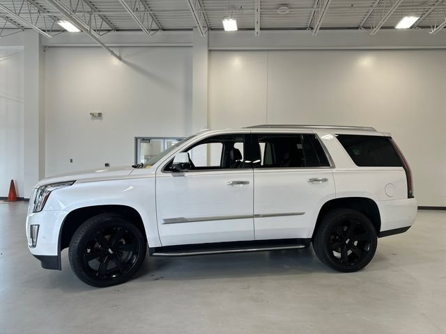 Used 2019 Cadillac Escalade Luxury AWD/4WD image 4