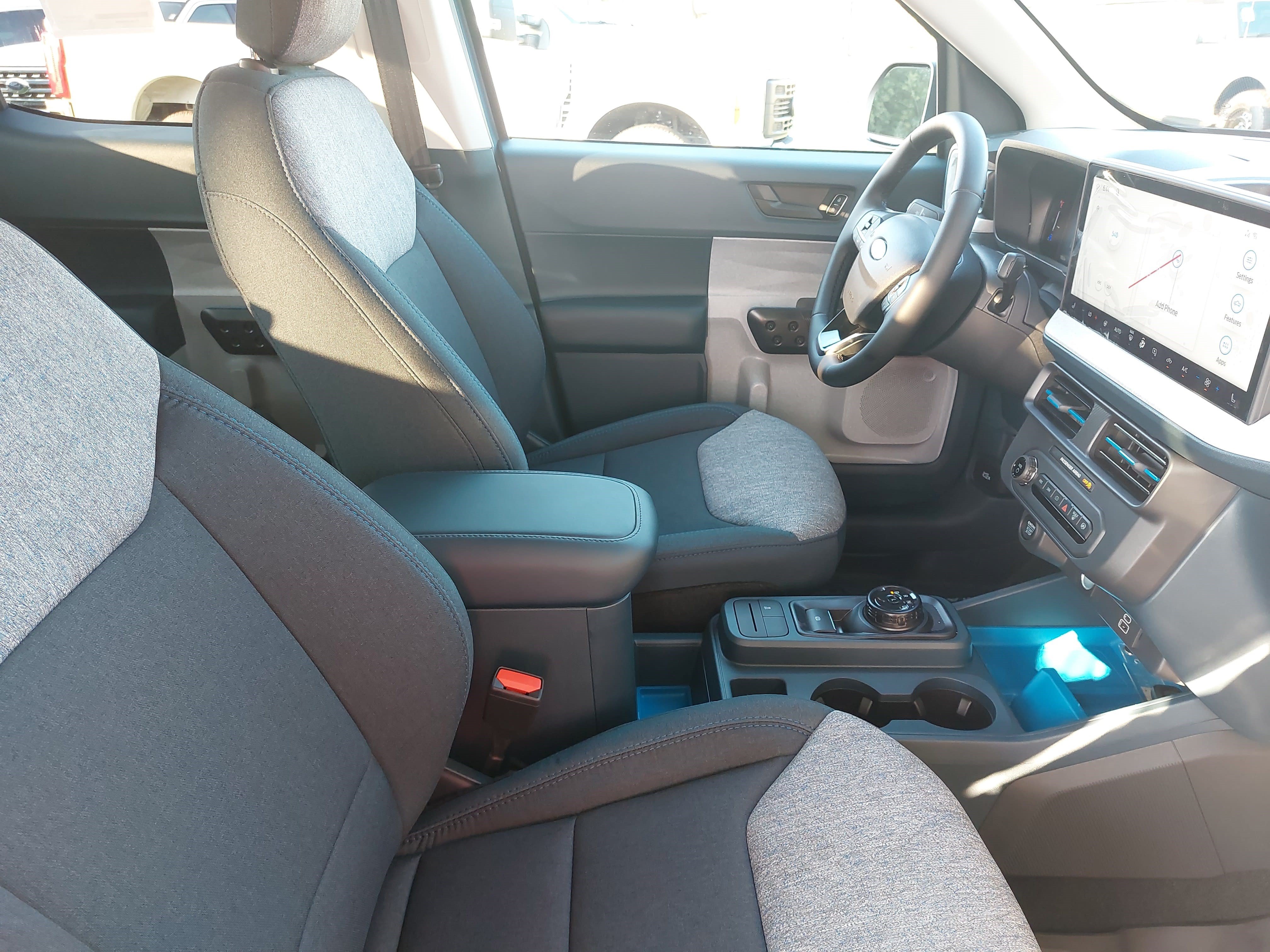 New 2026 Ford Maverick XLT w/ XLT Luxury Package FWD image 10