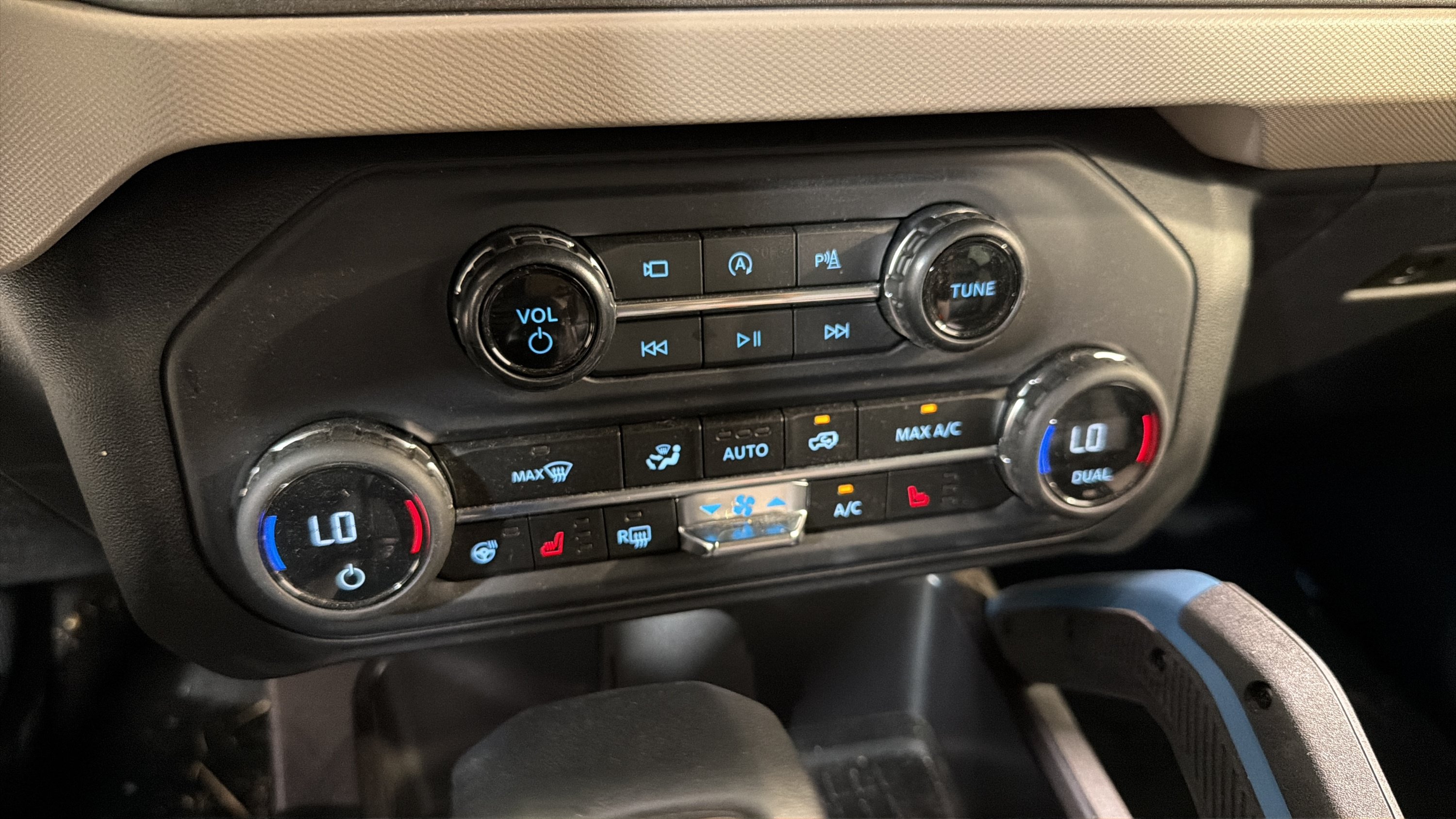 Used 2024 Ford Bronco Wildtrak AWD/4WD image 19