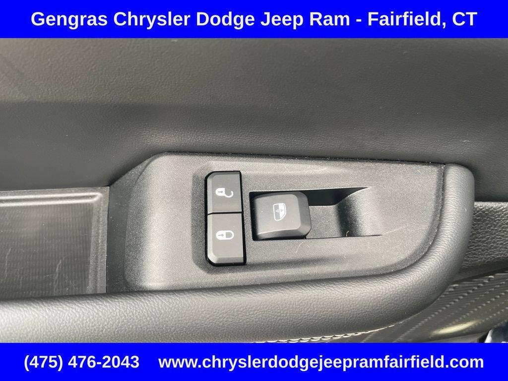 Used 2023 Jeep Grand Cherokee Limited w/ Luxury Tech Group II AWD/4WD image 38
