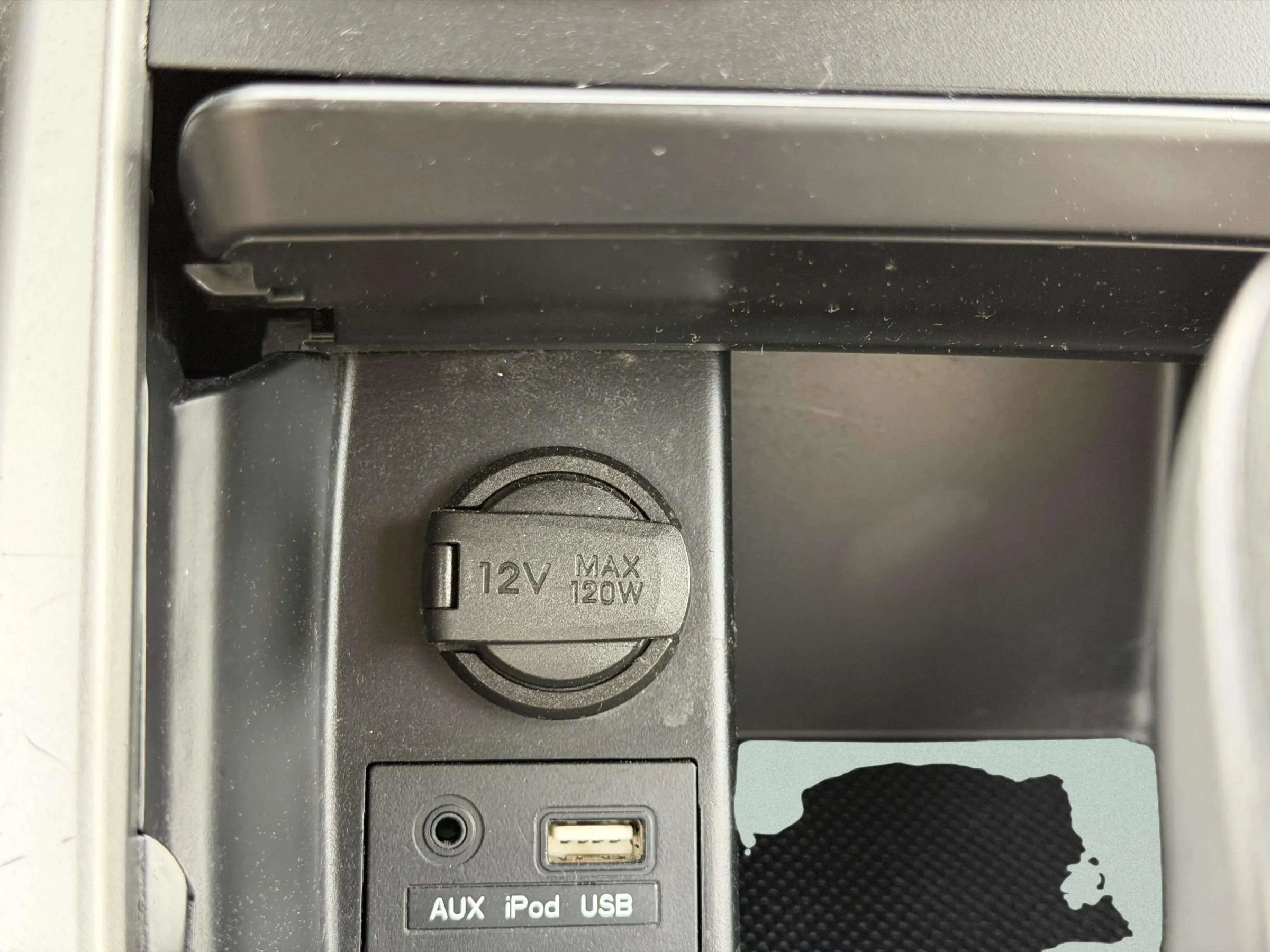 Used 2015 Hyundai Elantra SE FWD image 28