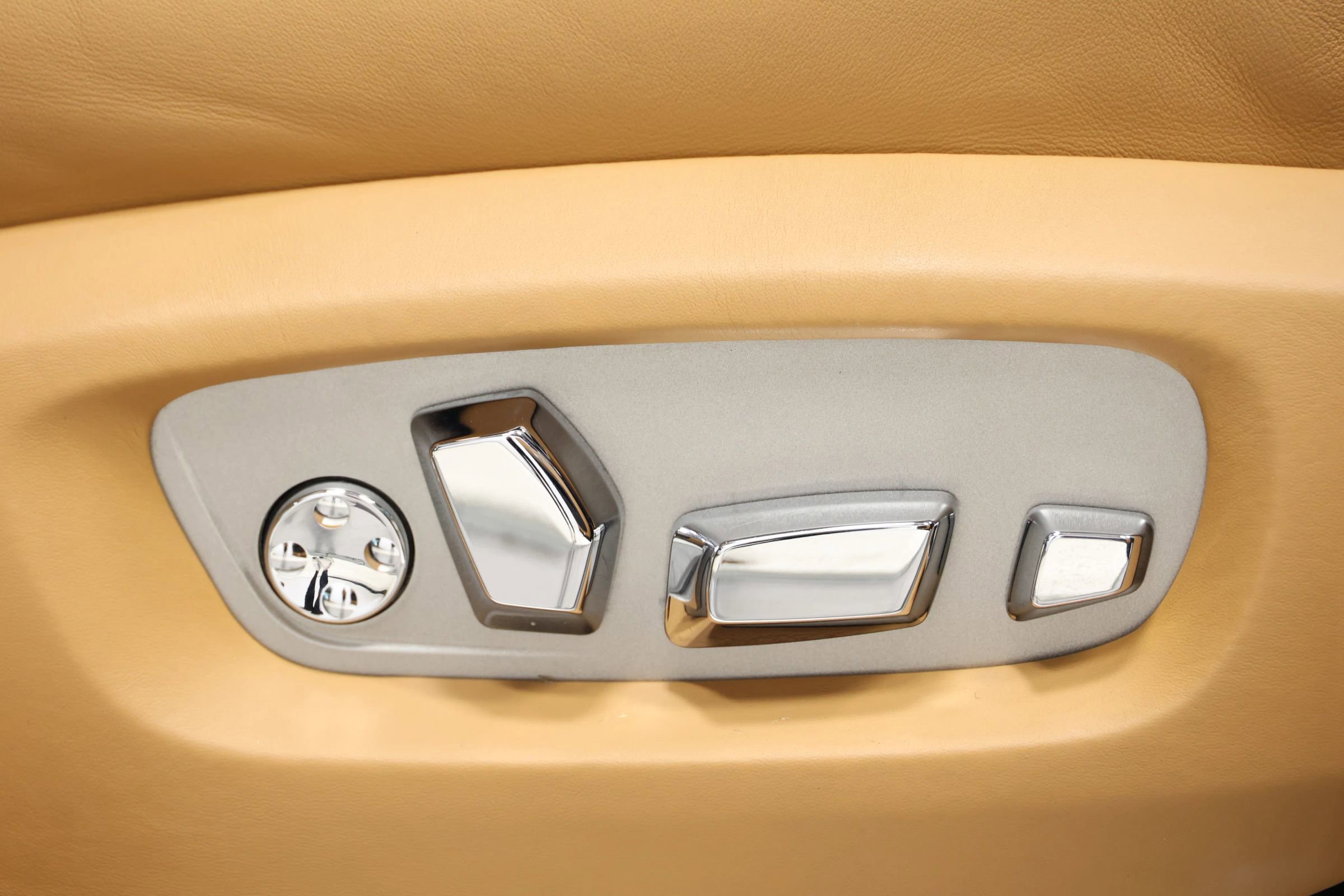 Used 2017 Rolls-Royce Ghost image 88