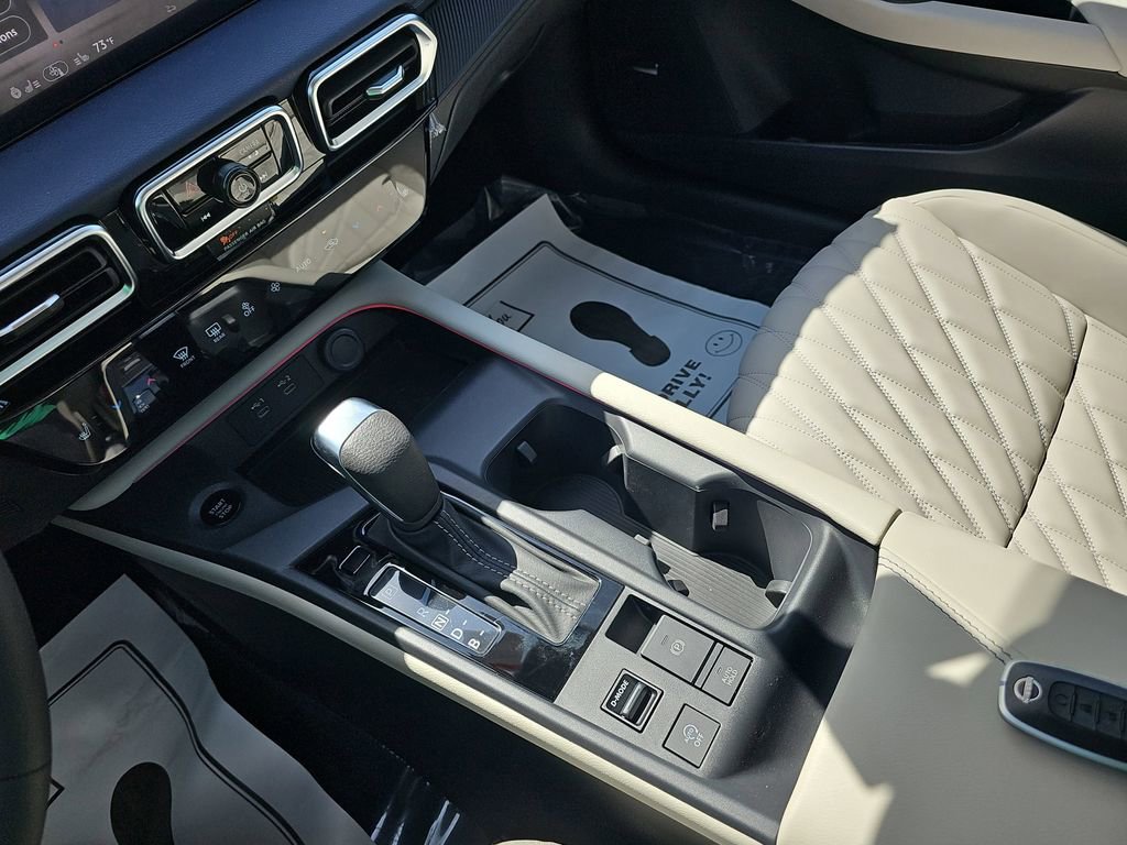 New 2026 Nissan Sentra SL w/ Floor Mat Package image 28