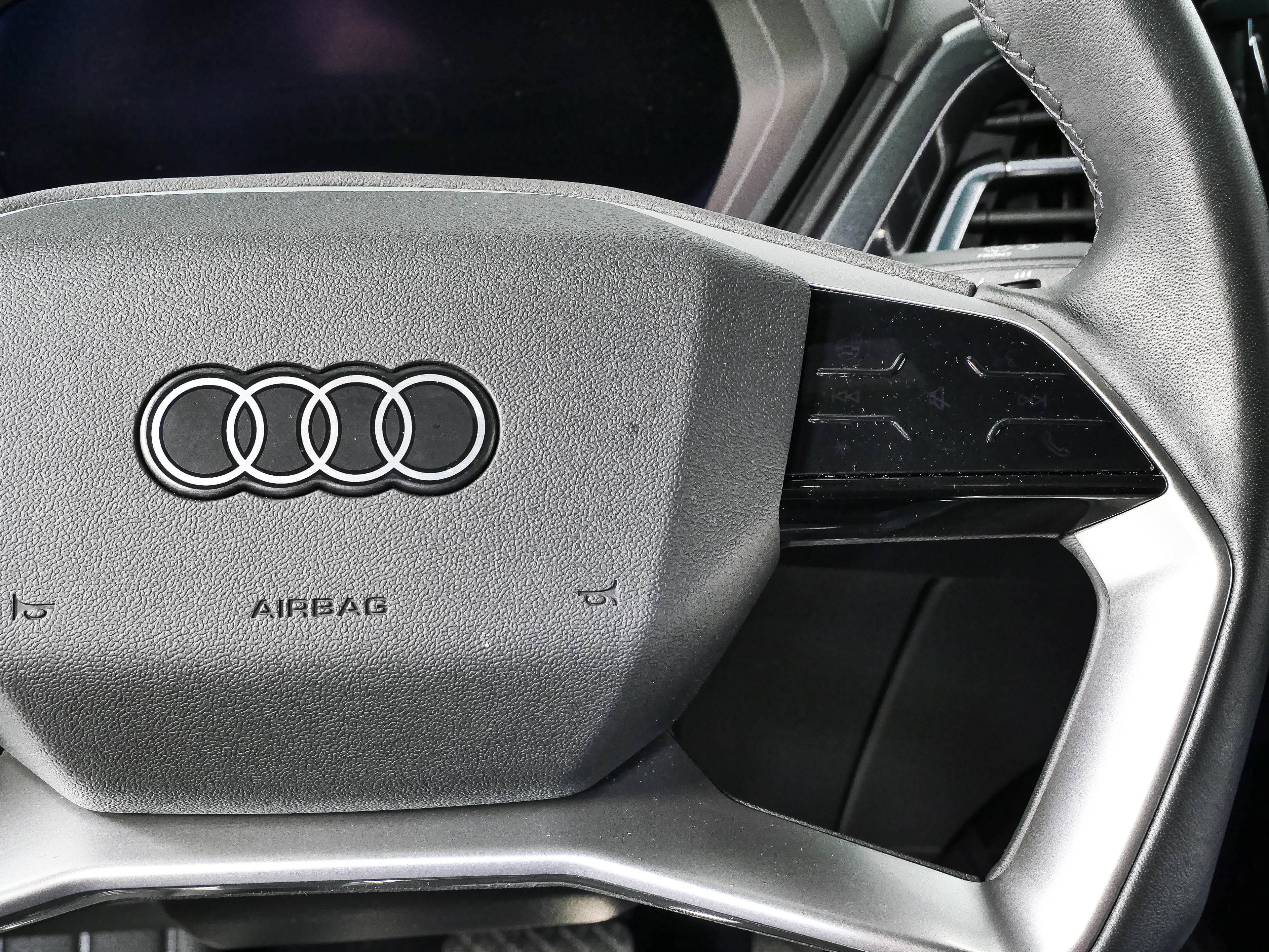 Used 2023 Audi Q4 e-tron Premium Plus w/ Premium Plus AWD/4WD image 11