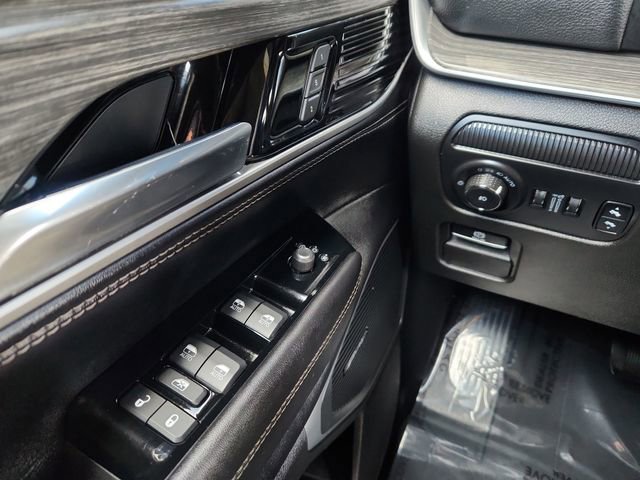 Used 2023 Jeep Wagoneer L Series II image 39