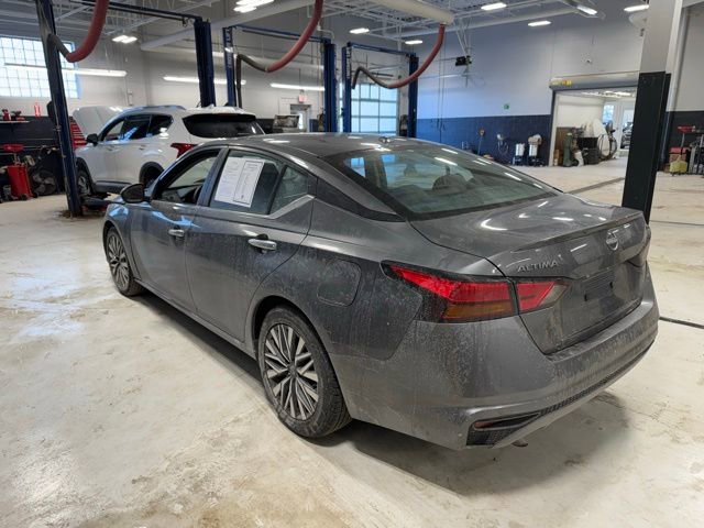 Used 2024 Nissan Altima 2.5 SV image 4