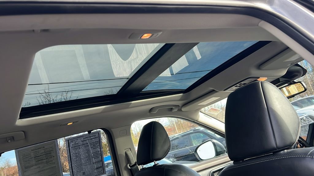 Used 2021 Nissan Rogue Platinum image 14