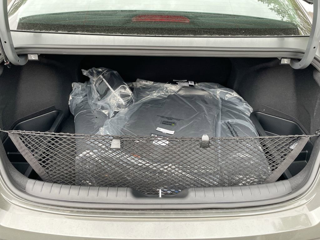 Used 2025 Hyundai Elantra SE image 48