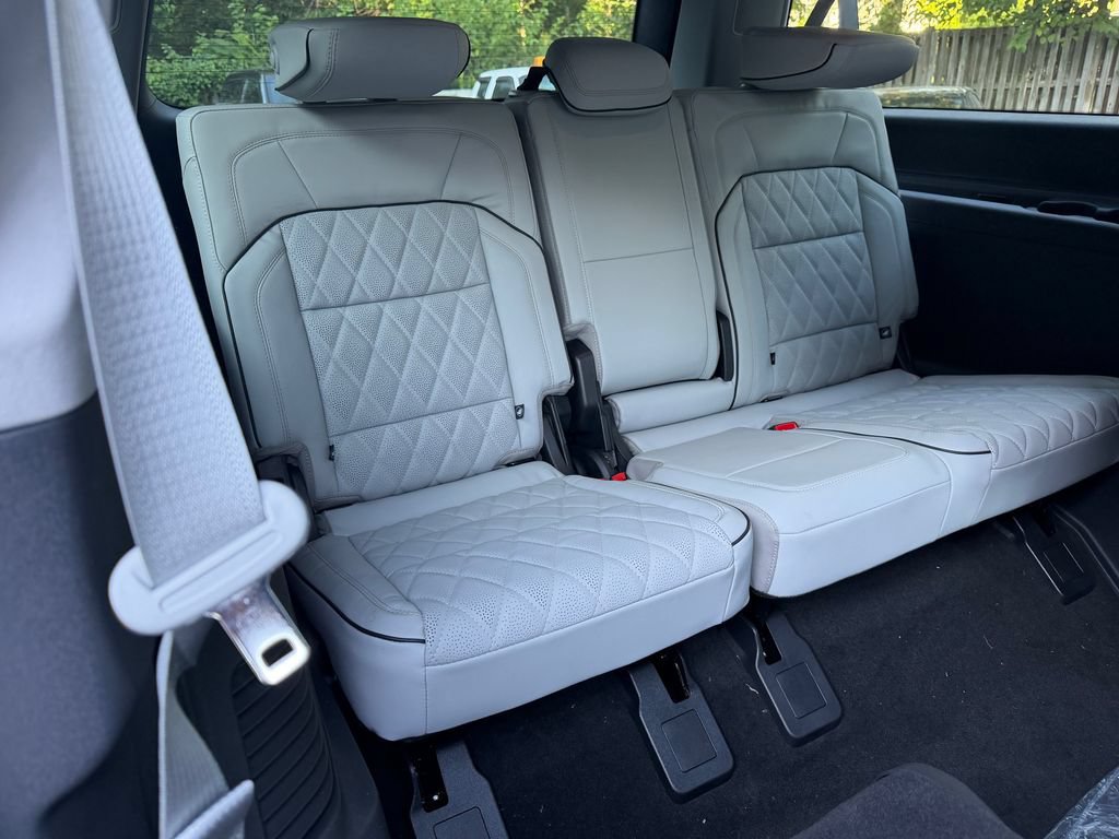 New 2027 Lincoln Navigator L Black Label w/ Black Label Special Edition AWD/4WD image 13