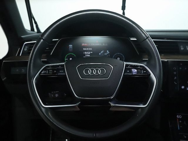 Used 2022 Audi e-tron Premium AWD/4WD image 26