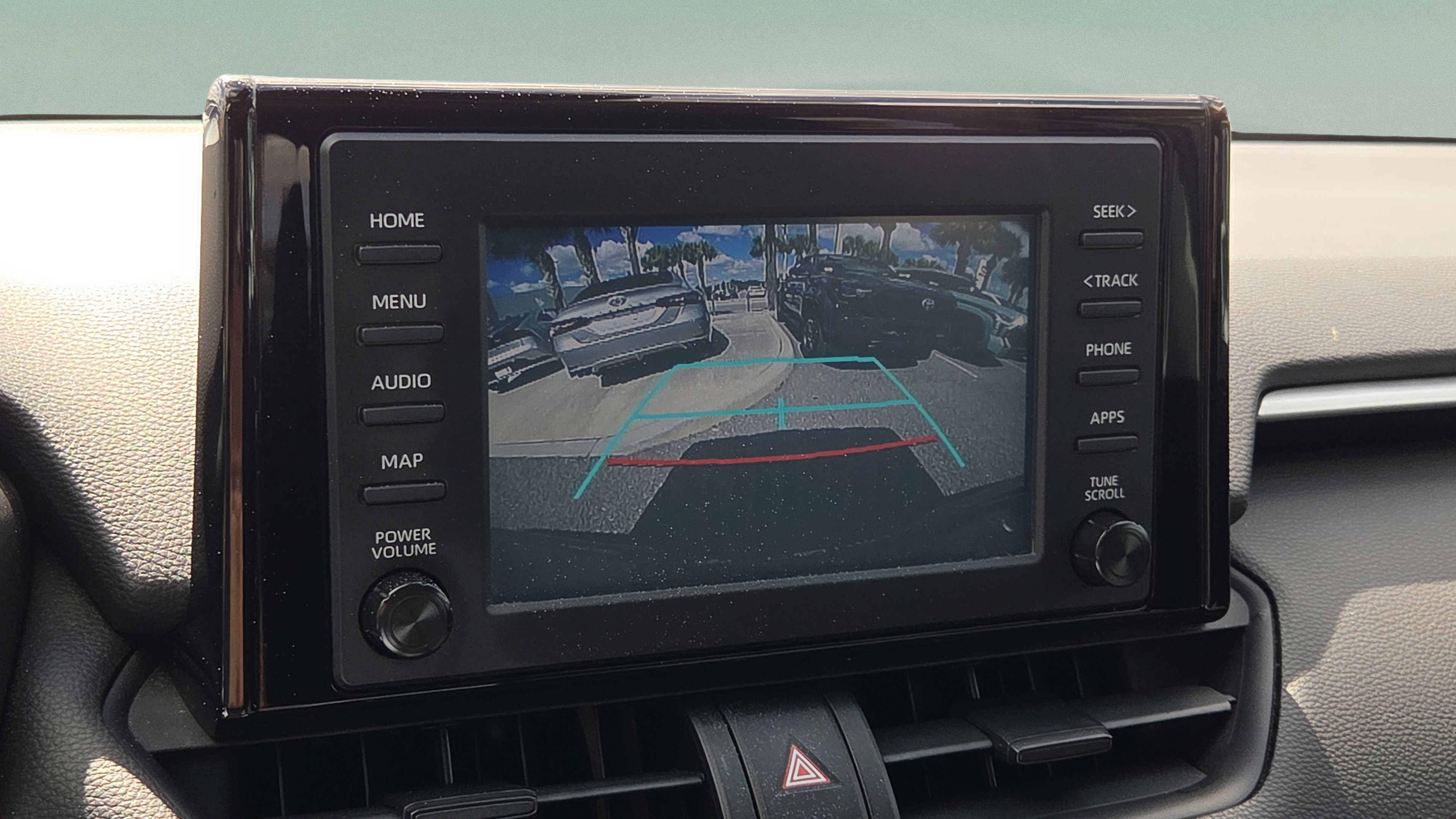 Used 2019 Toyota RAV4 LE FWD image 20
