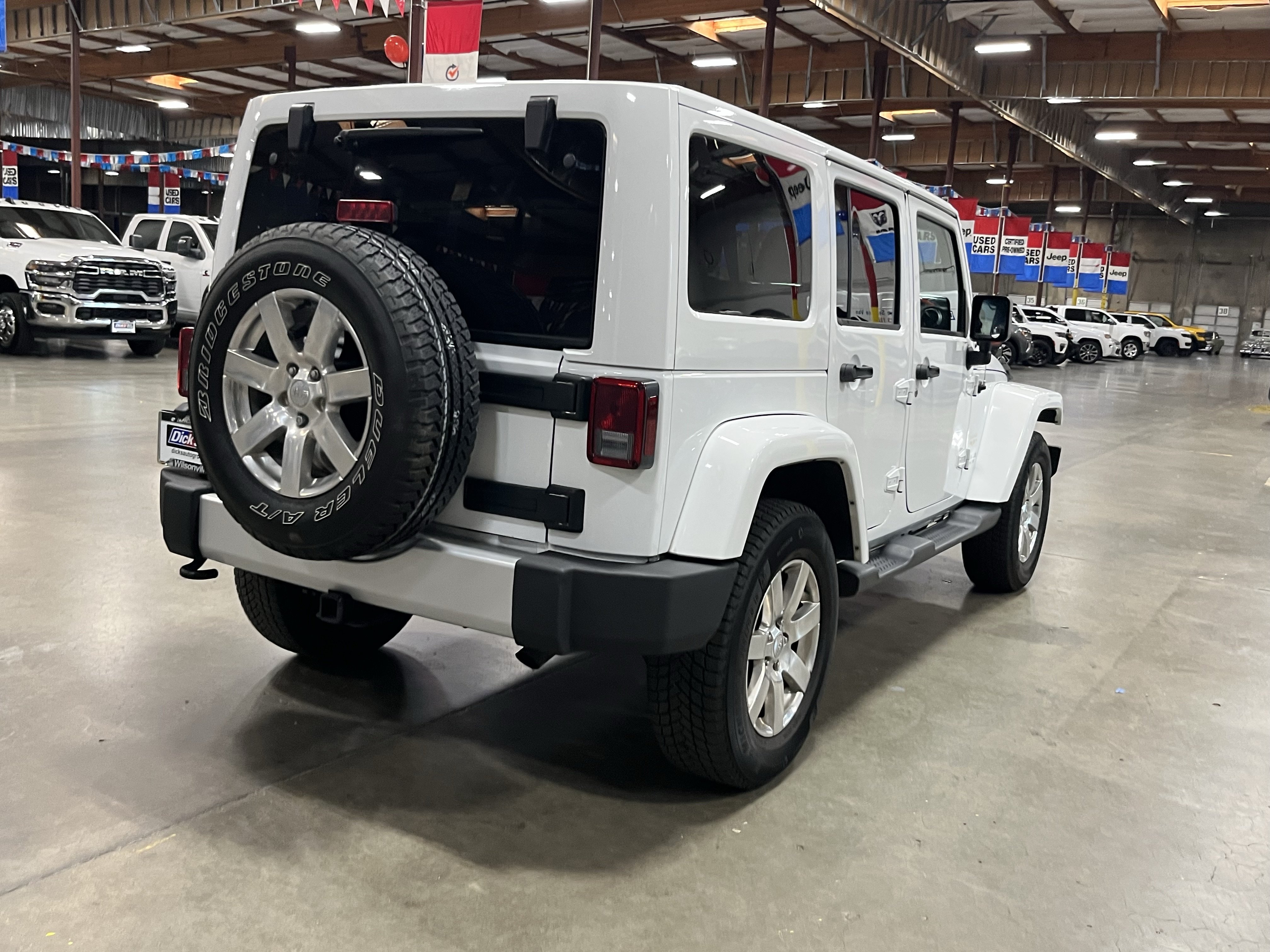 Used 2015 Jeep Wrangler Unlimited Sahara w/ Max Tow Package AWD/4WD image 6
