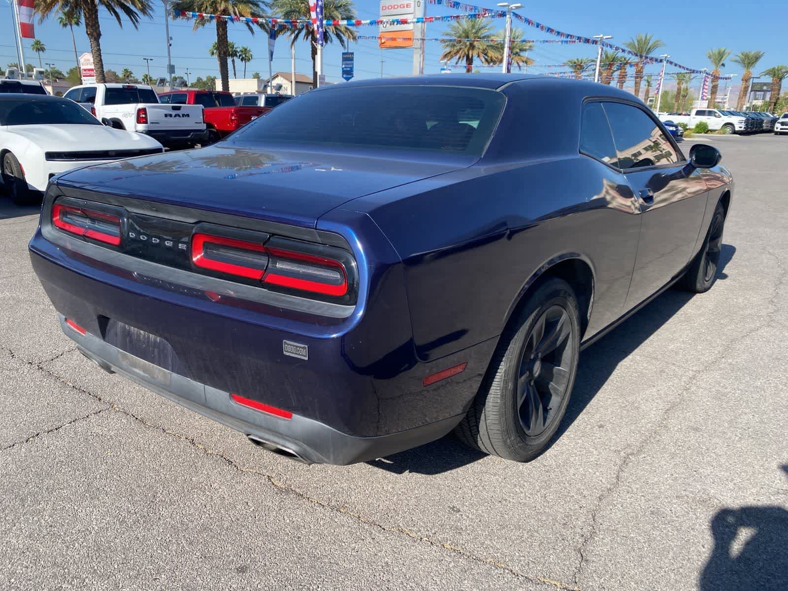 Used 2017 Dodge Challenger SXT RWD image 2