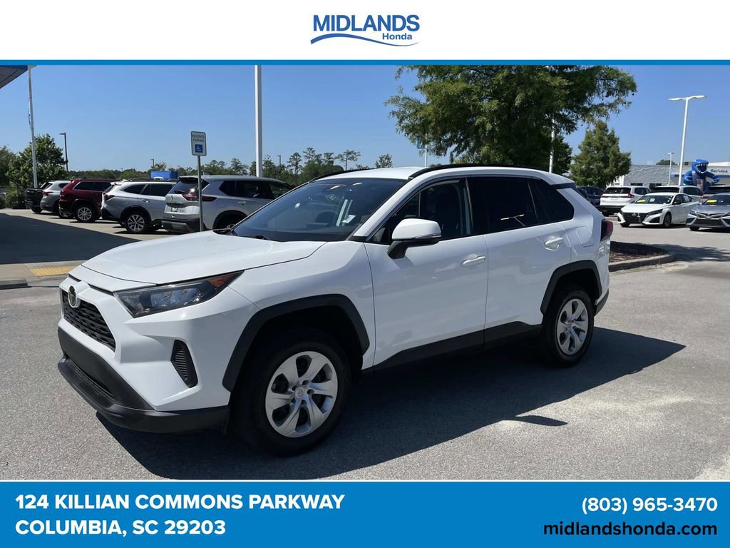 Used 2021 Toyota RAV4 LE FWD image 3