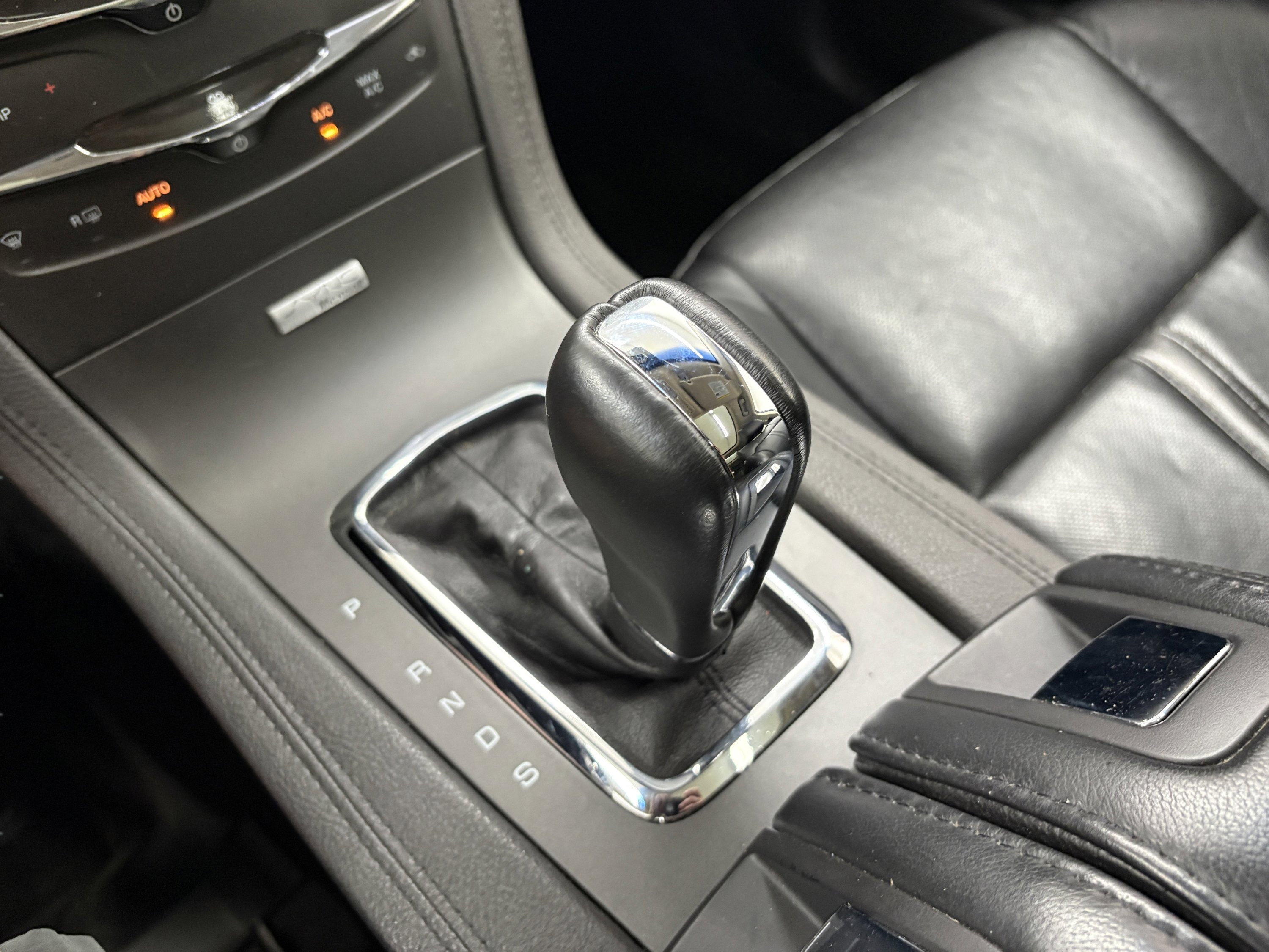 Used 2013 Lincoln MKT AWD image 22