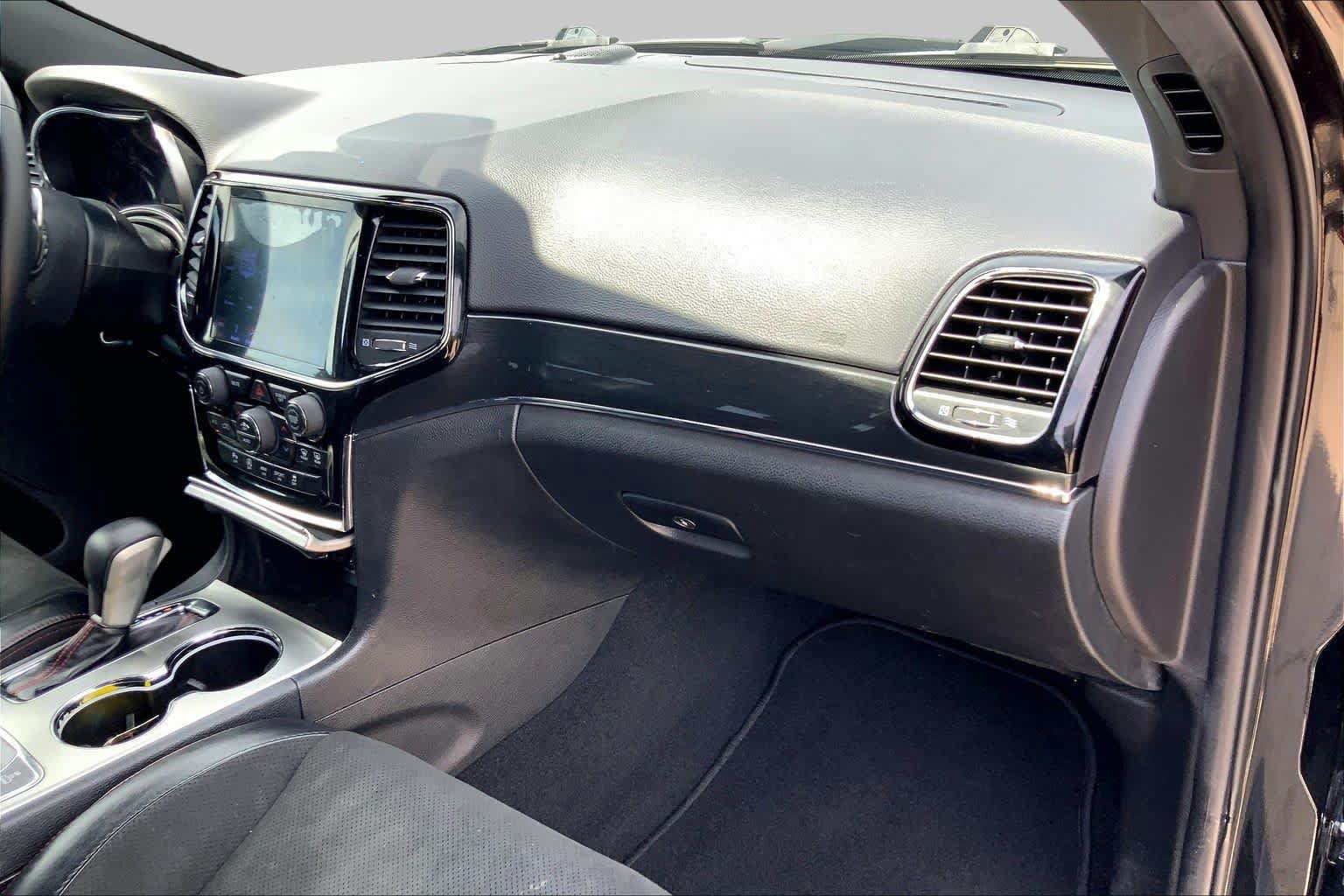 Used 2019 Jeep Grand Cherokee Trailhawk AWD/4WD image 18