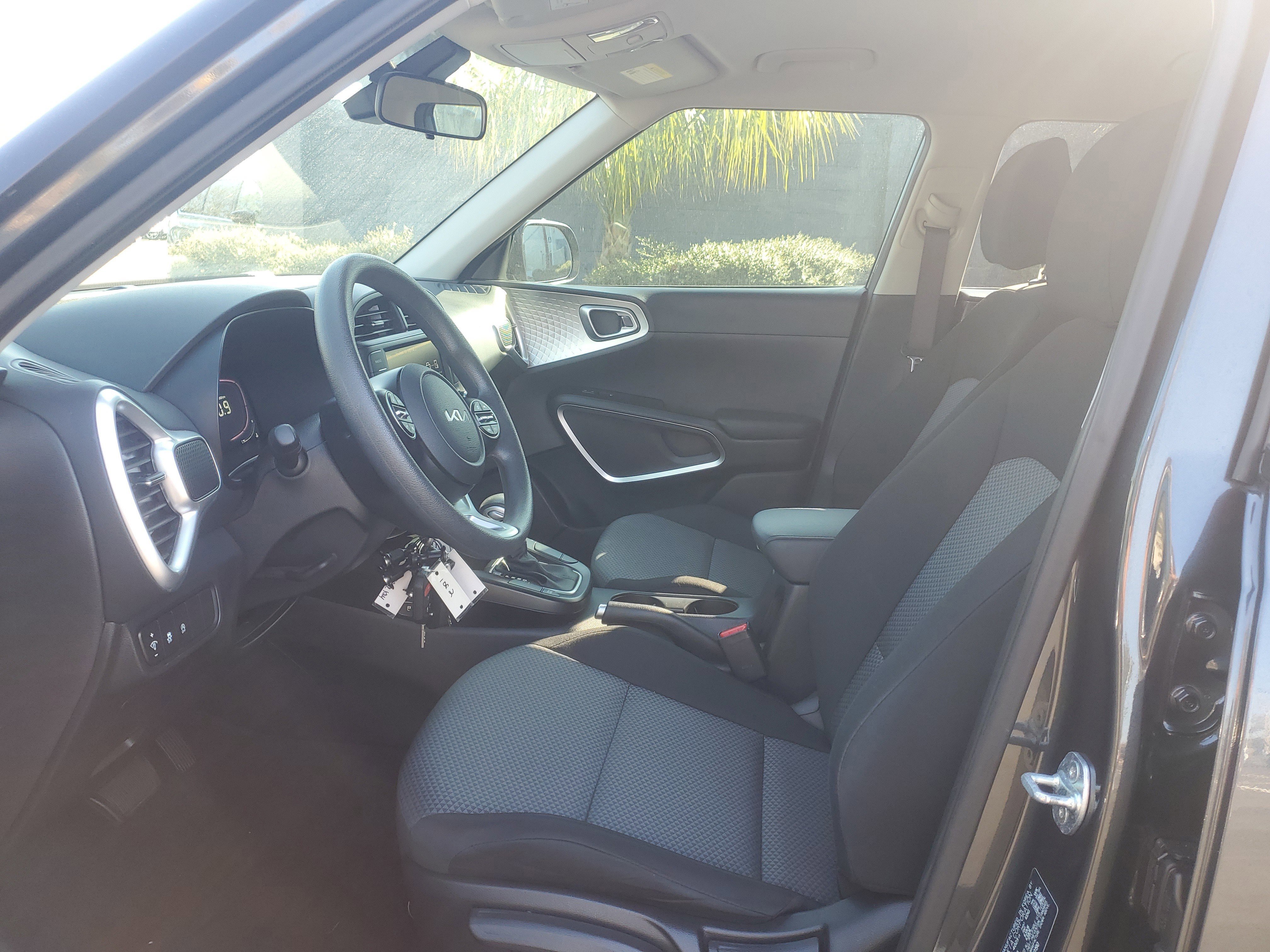 Used 2025 Kia Soul LX w/ LX Technology Package image 11