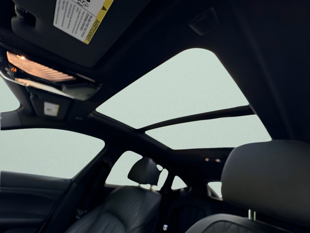 Used 2023 BMW X6 M50i w/ Parking Assistance Package image 21