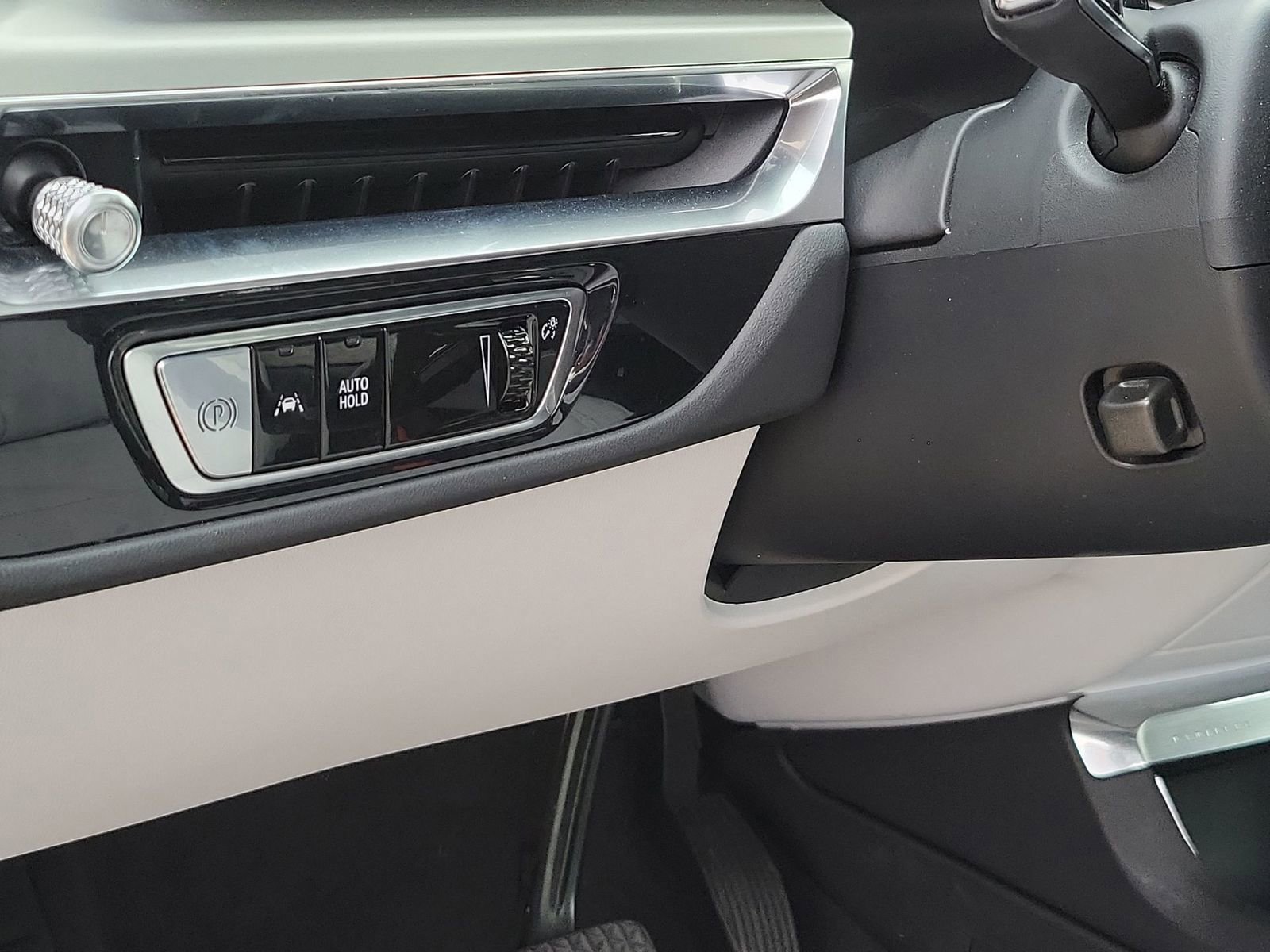 Certified 2024 Cadillac Lyriq Luxury w/ LPO, Floor Liner Package image 17