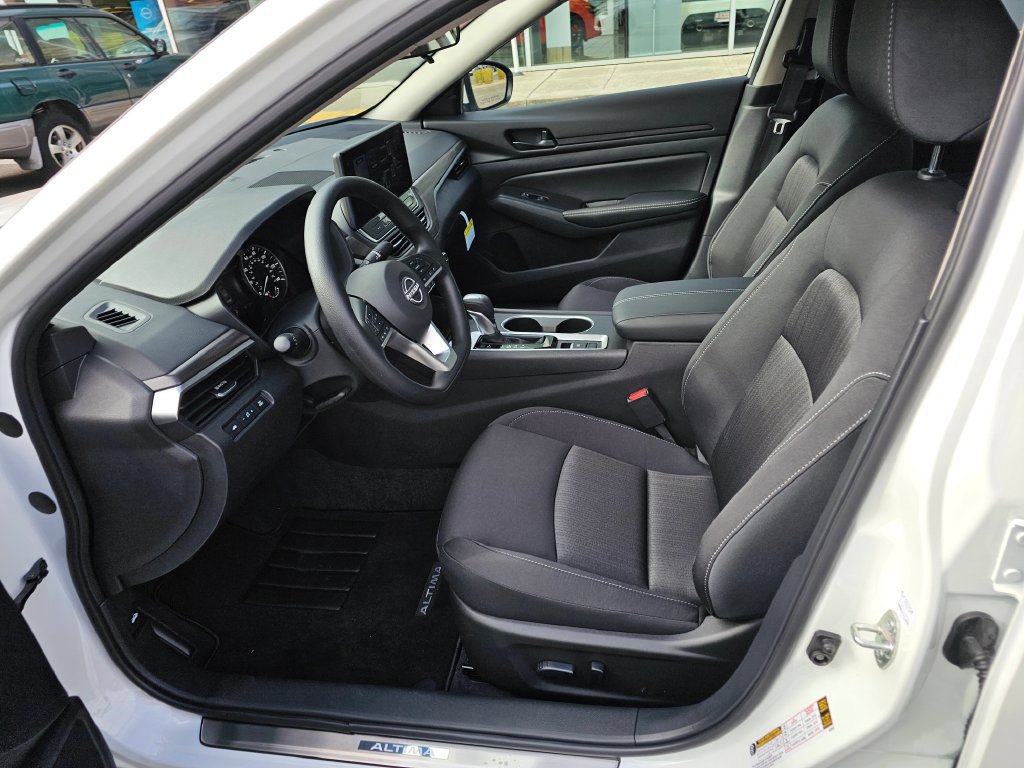 New 2026 Nissan Altima 2.5 SV w/ SV Special Edition Package AWD/4WD image 16