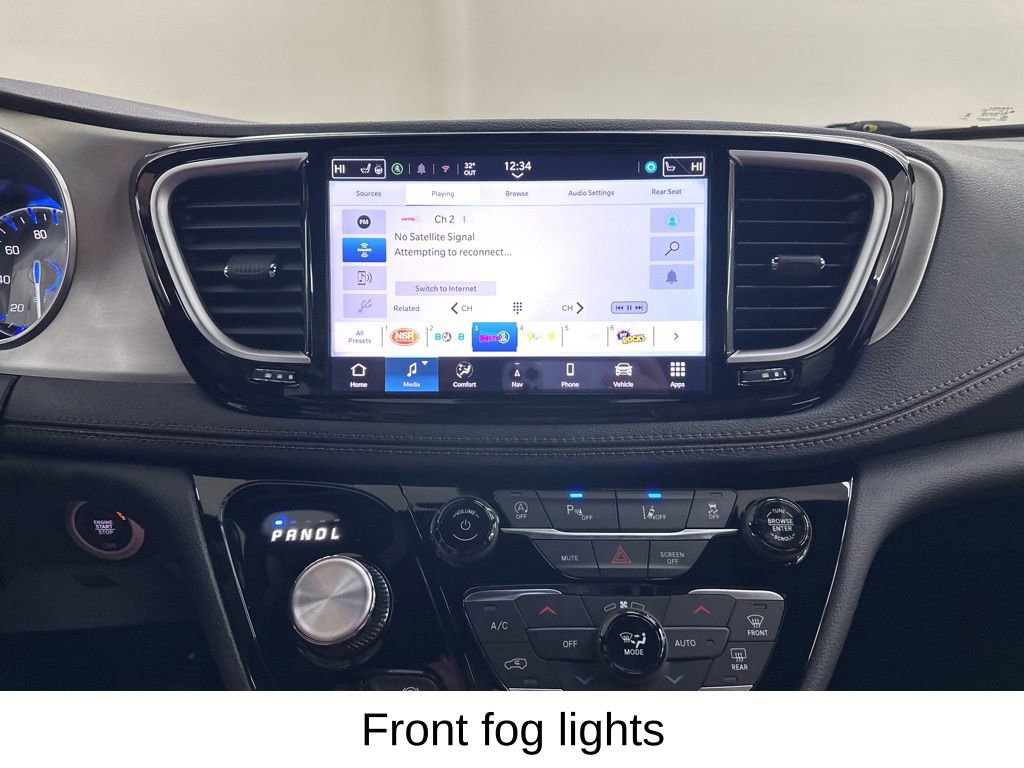 Used 2026 Chrysler Pacifica Pinnacle image 41