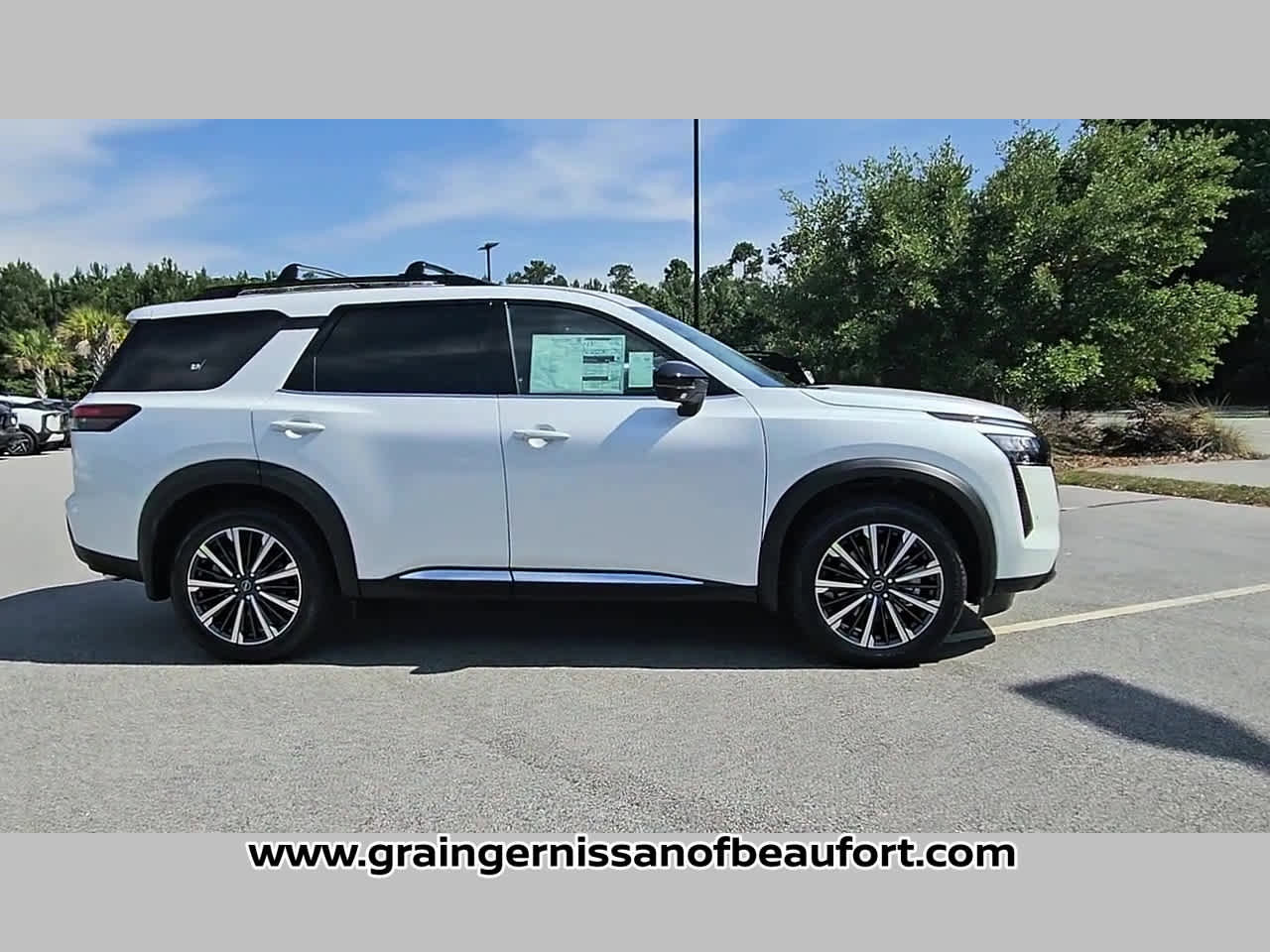 New 2026 Nissan Pathfinder Platinum FWD image 37