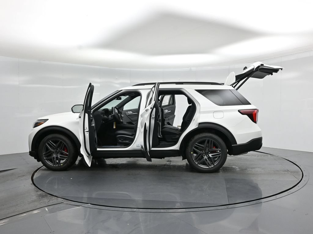 New 2026 Ford Explorer ST-Line w/ ST-Line Street Pack RWD image 36