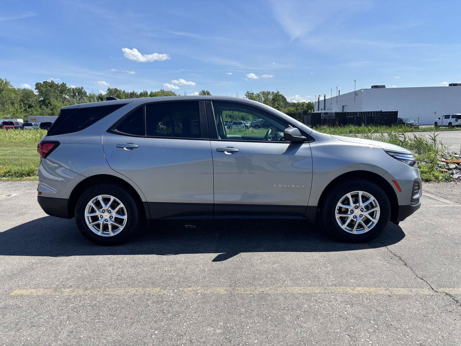 Used 2024 Chevrolet Equinox LS w/ LS Convenience Package AWD/4WD image 8