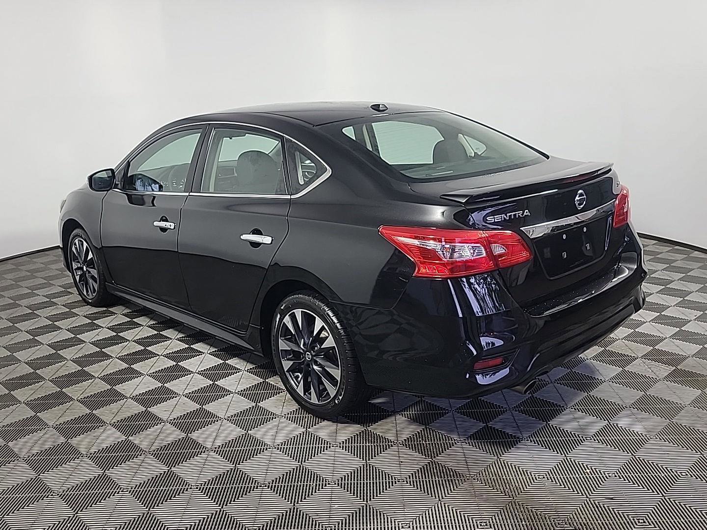 Used 2017 Nissan Sentra SR FWD image 9
