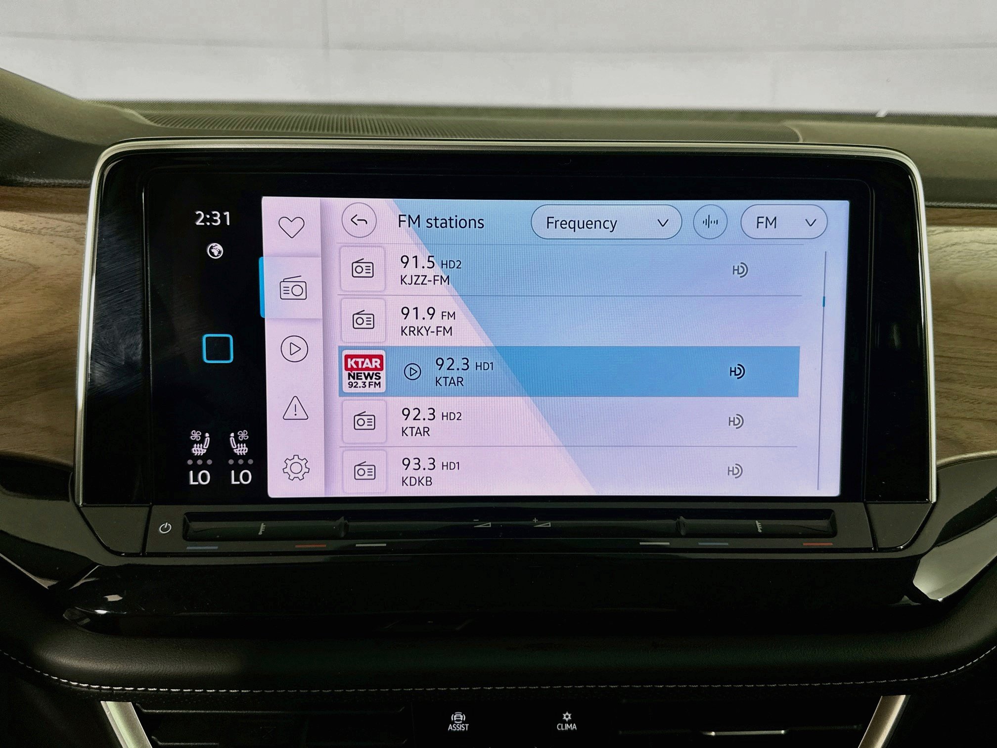 Used 2025 Volkswagen Atlas SE FWD image 21