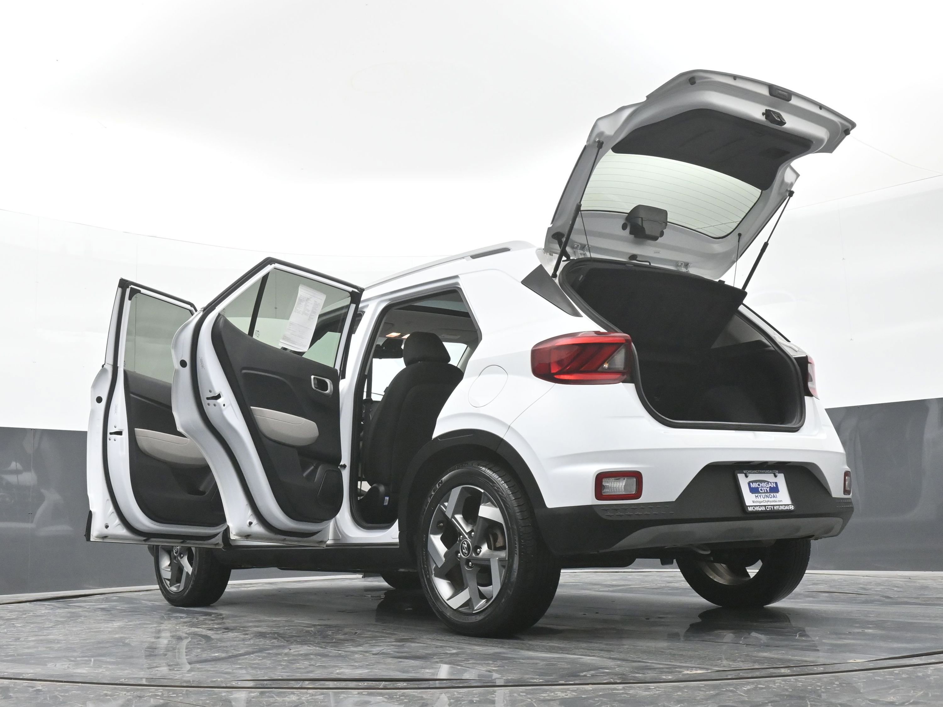 Certified 2022 Hyundai Venue SEL image 51