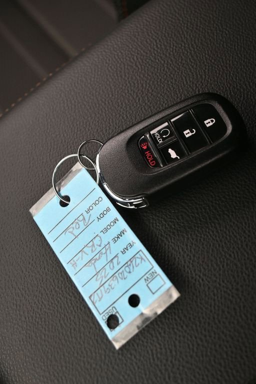Used 2025 Honda CR-V Sport image 17