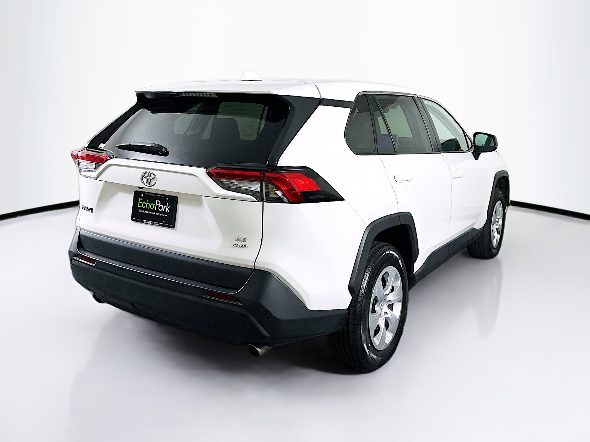 Used 2024 Toyota RAV4 LE image 9