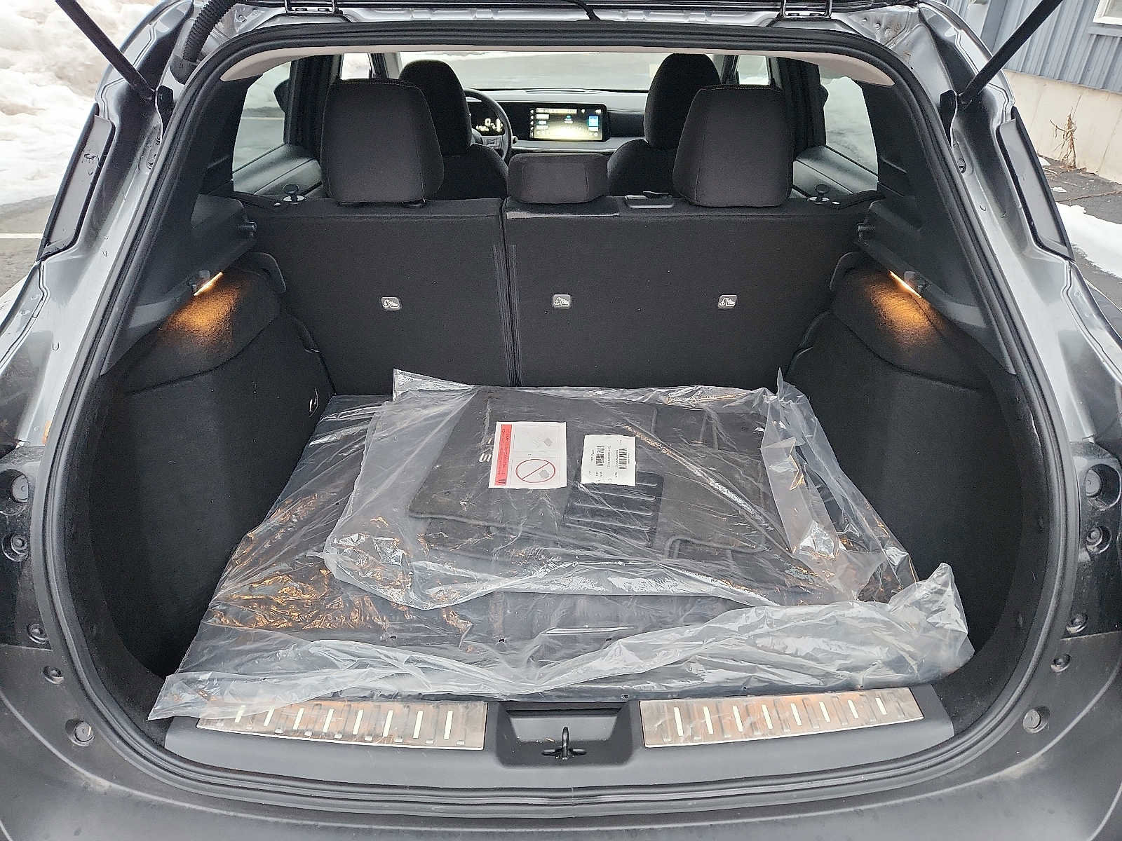 Certified 2025 Nissan Kicks SV w/ Illumination Package AWD/4WD image 28
