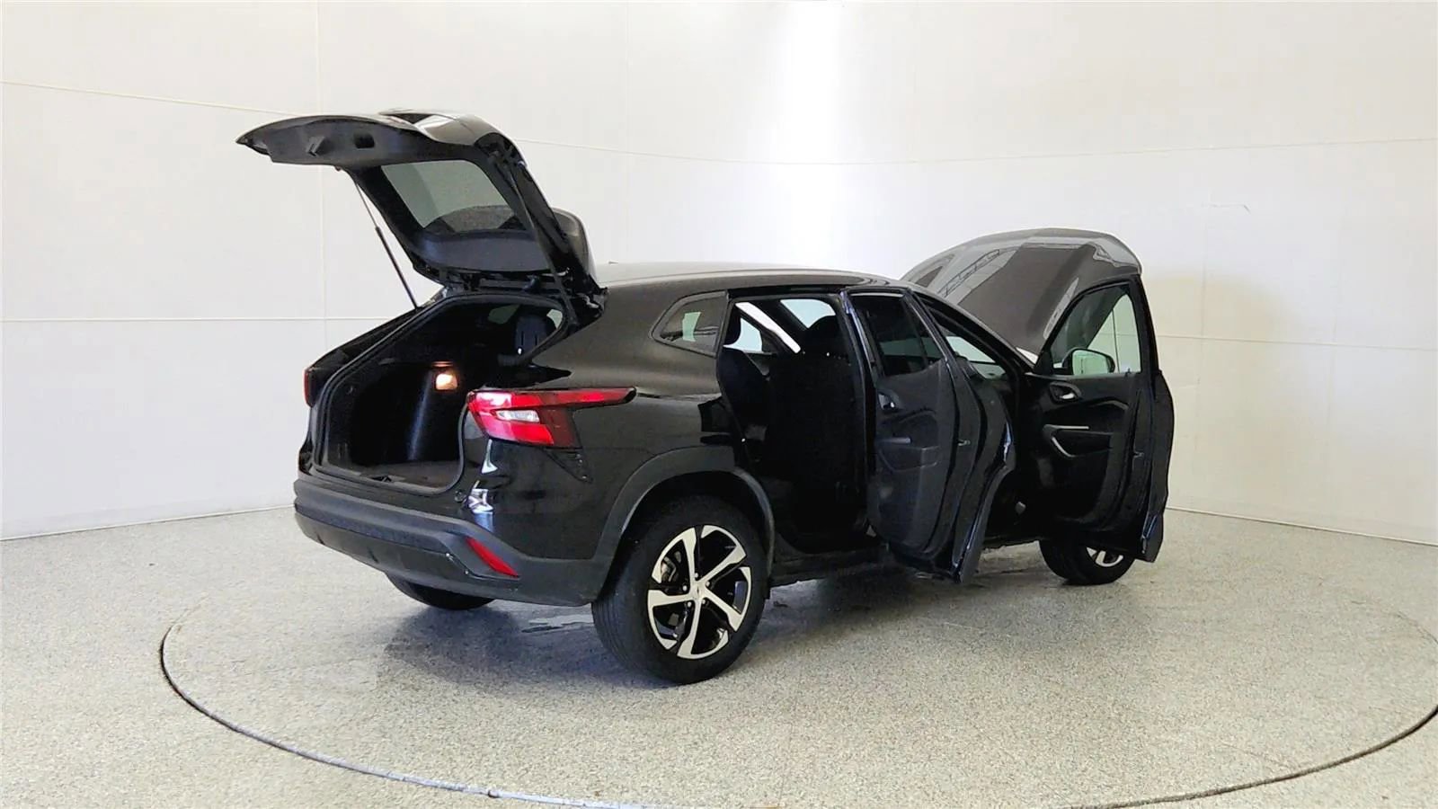 Used 2024 Chevrolet Trax RS w/ Driver Confidence Package FWD image 12