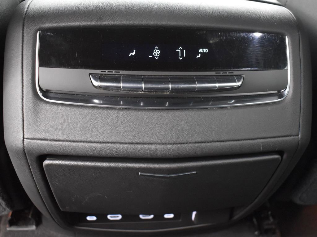 Used 2021 Cadillac Escalade Premium Luxury image 28