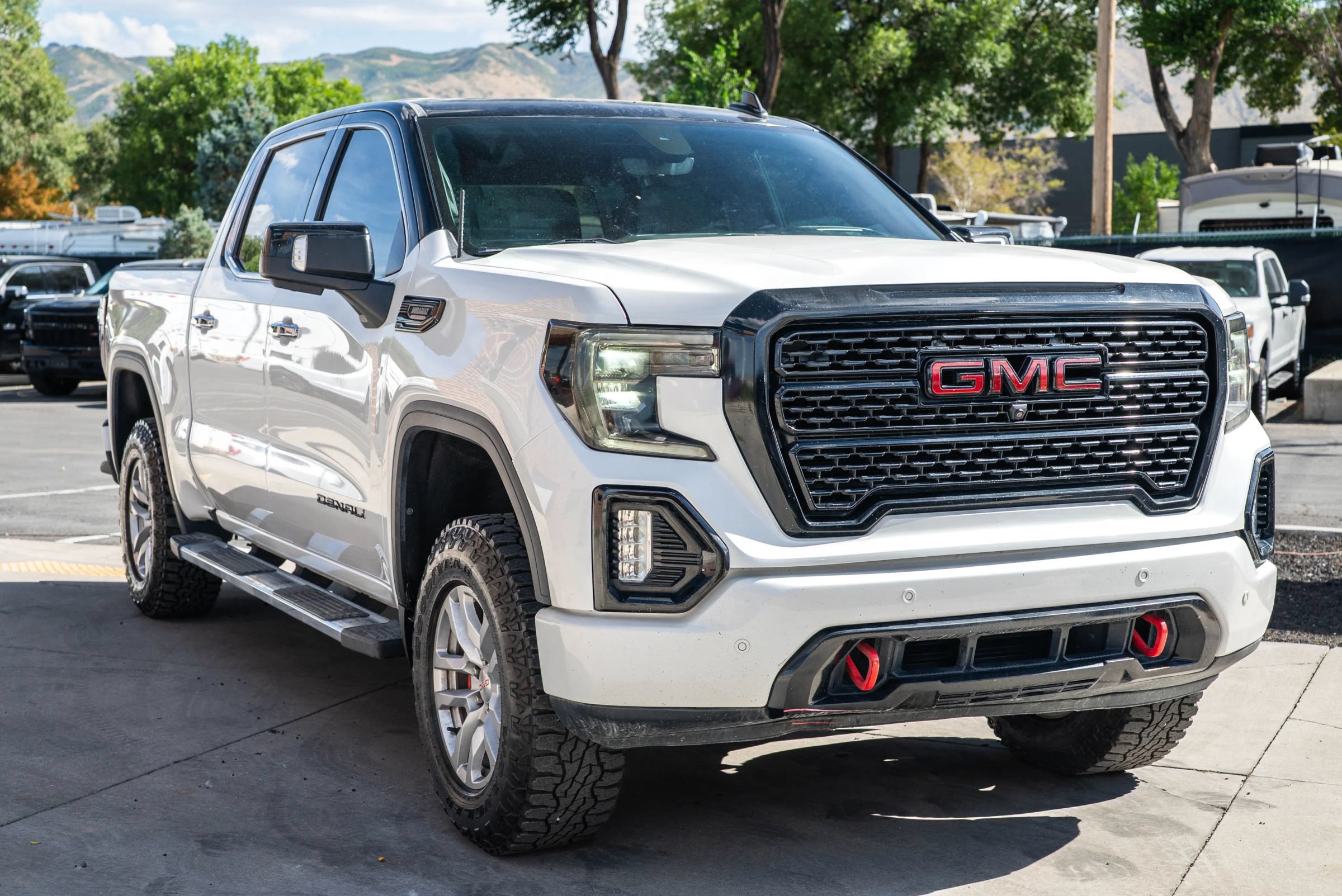 Used 2020 GMC Sierra 1500 Denali w/ Denali Premium Package AWD/4WD image 11