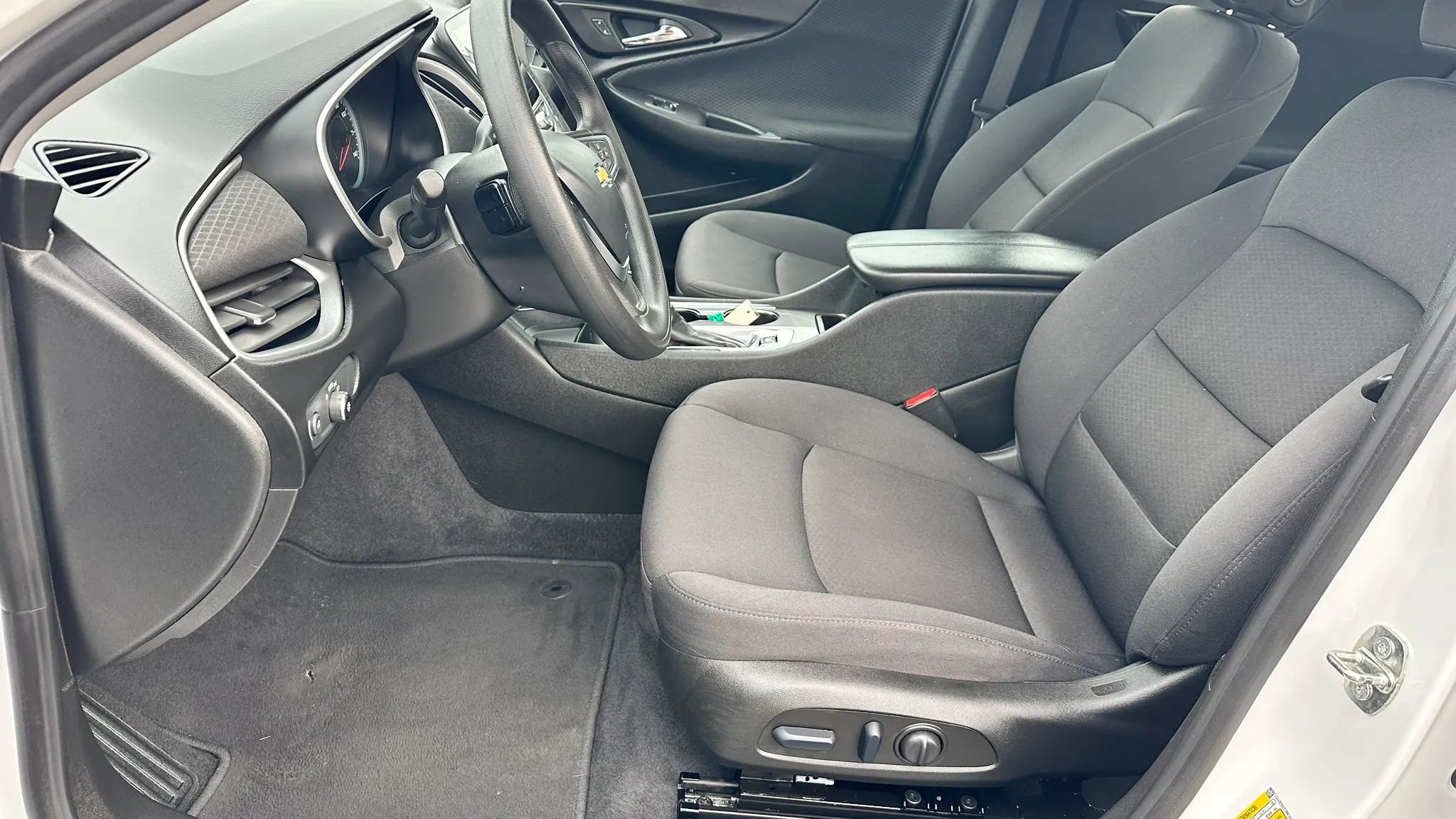 Used 2023 Chevrolet Malibu LT FWD image 20
