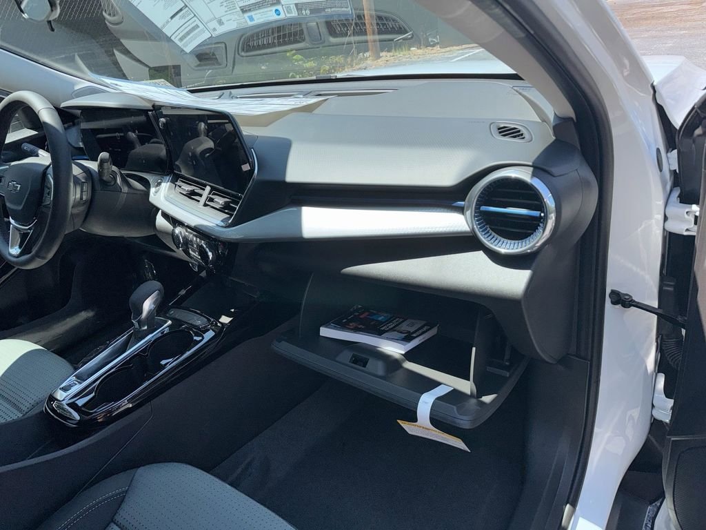 New 2026 Chevrolet Trax LT FWD image 36