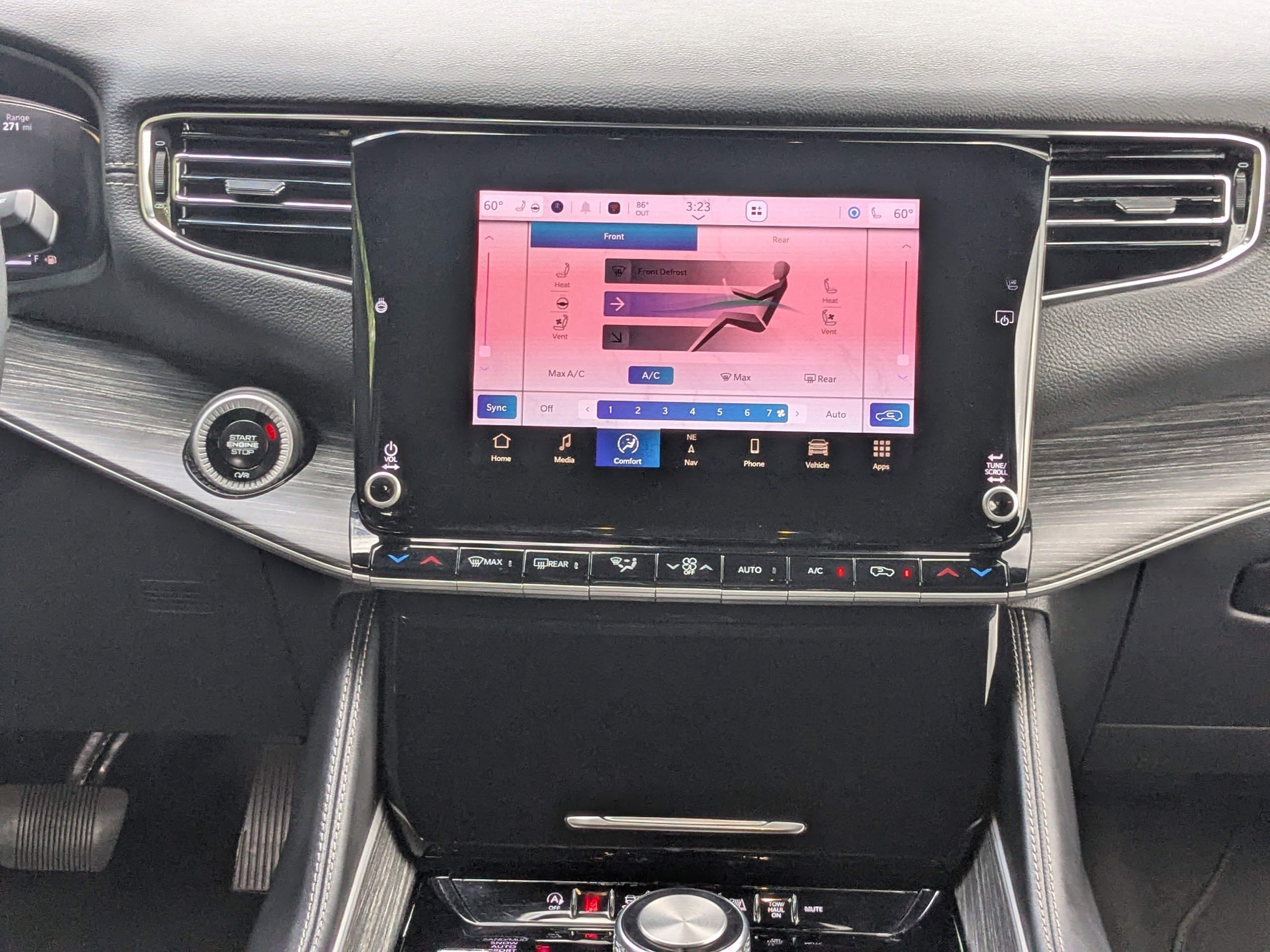 Certified 2024 Jeep Wagoneer L Series II w/ Flexible Seating Group AWD/4WD image 16