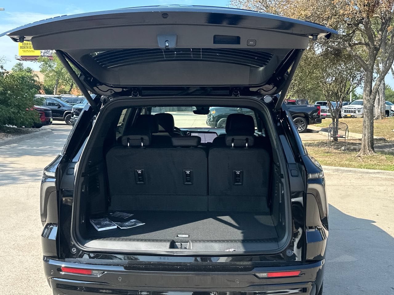 New 2027 Chevrolet Traverse RS FWD image 23