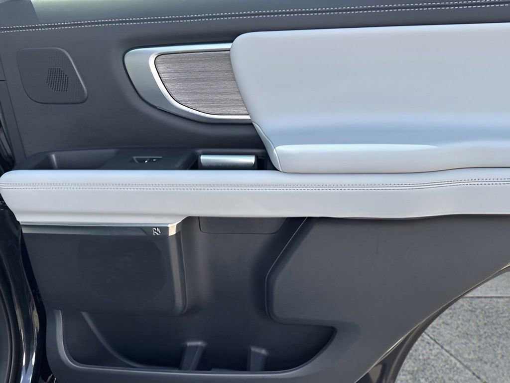 Used 2025 Ford Expedition Platinum w/ Driver's Package image 49