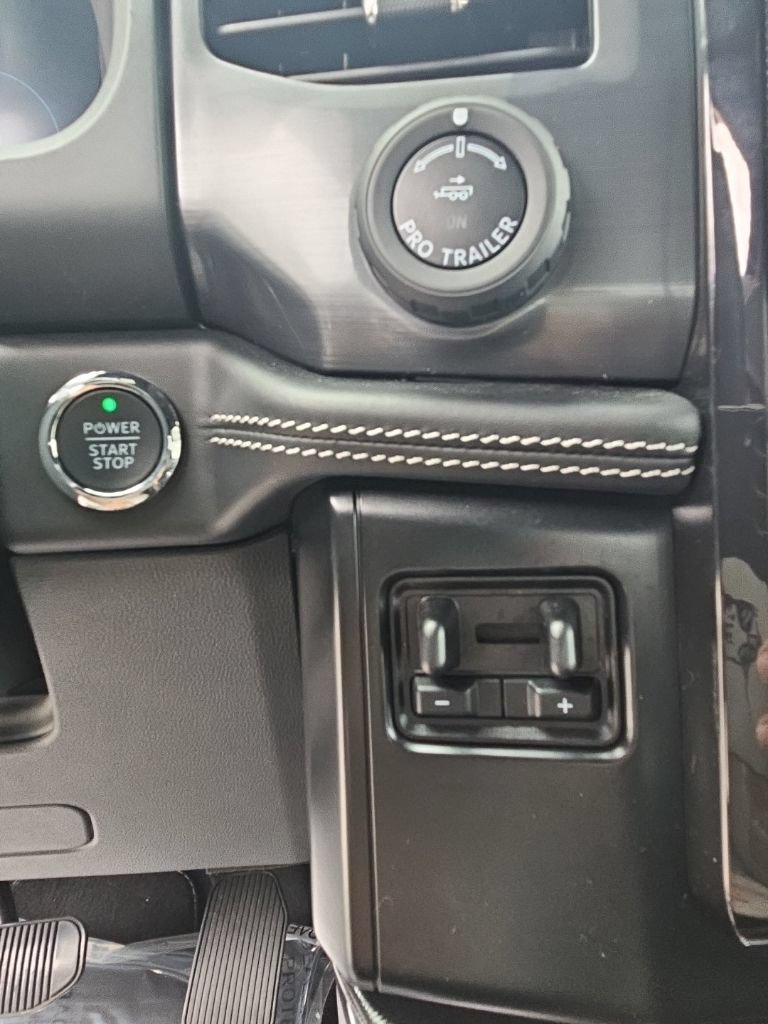 Used 2023 Ford F150 Lightning Platinum AWD/4WD image 17