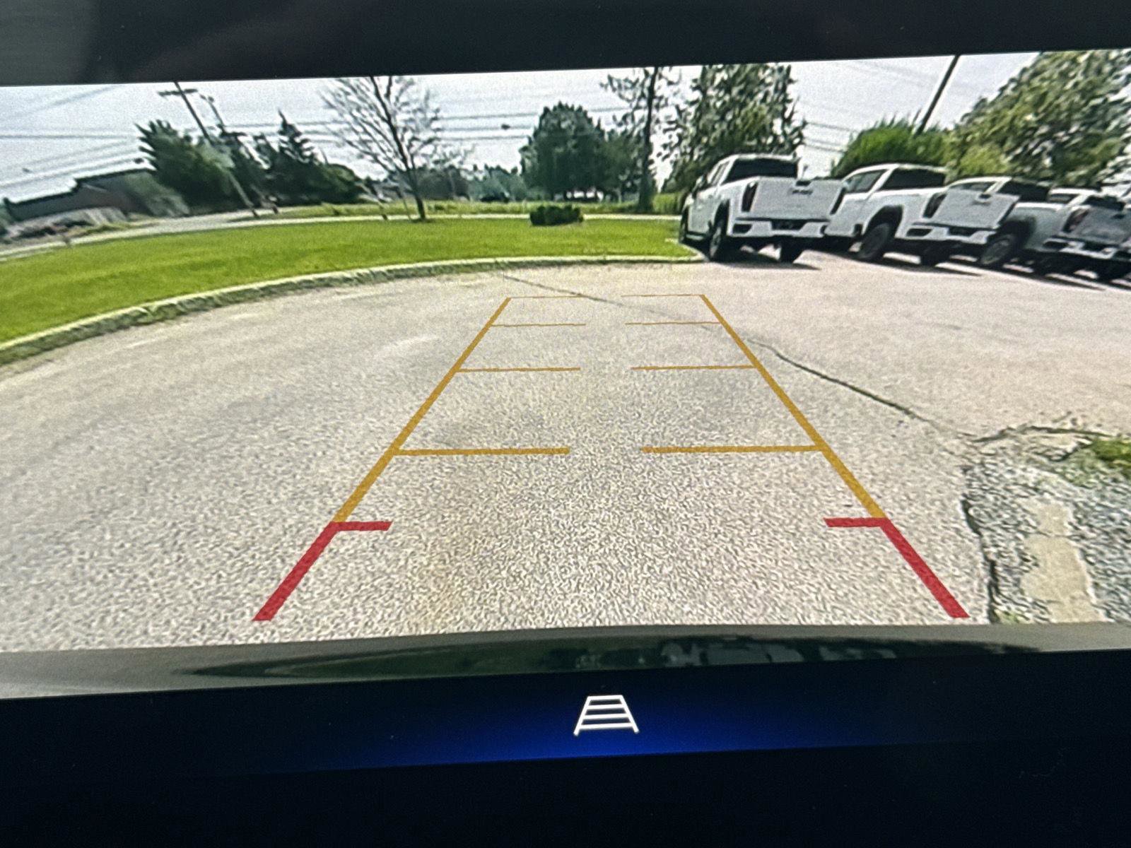 Used 2025 Chevrolet Trax RS w/ Sunroof Package image 18